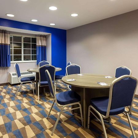 Microtel Inn & Suites By Wyndham Bethel/Danbury Bagian luar foto