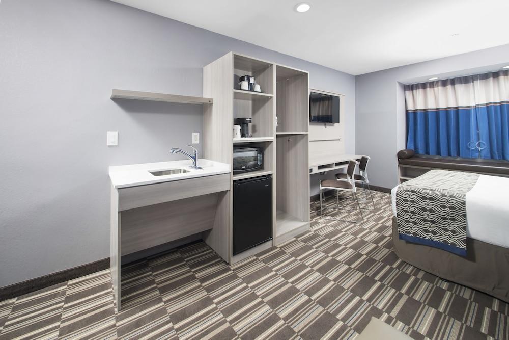 Microtel Inn & Suites By Wyndham Bethel/Danbury Bagian luar foto