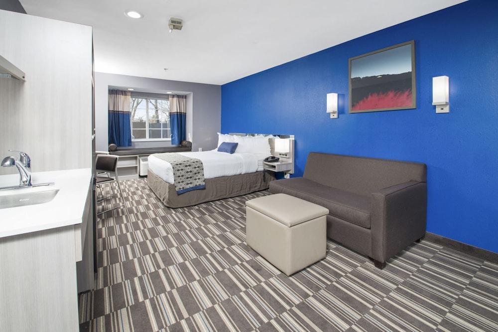 Microtel Inn & Suites By Wyndham Bethel/Danbury Bagian luar foto