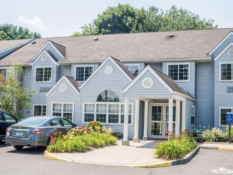 Microtel Inn & Suites By Wyndham Bethel/Danbury Bagian luar foto