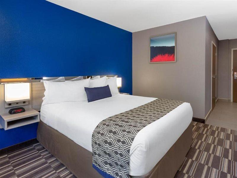 Microtel Inn & Suites By Wyndham Bethel/Danbury Bagian luar foto