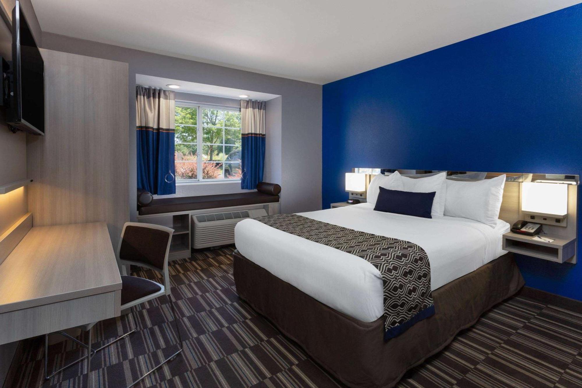 Microtel Inn & Suites By Wyndham Bethel/Danbury Bagian luar foto
