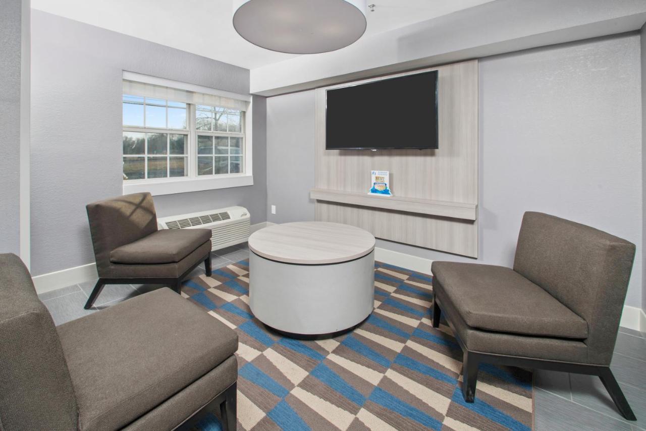 Microtel Inn & Suites By Wyndham Bethel/Danbury Bagian luar foto