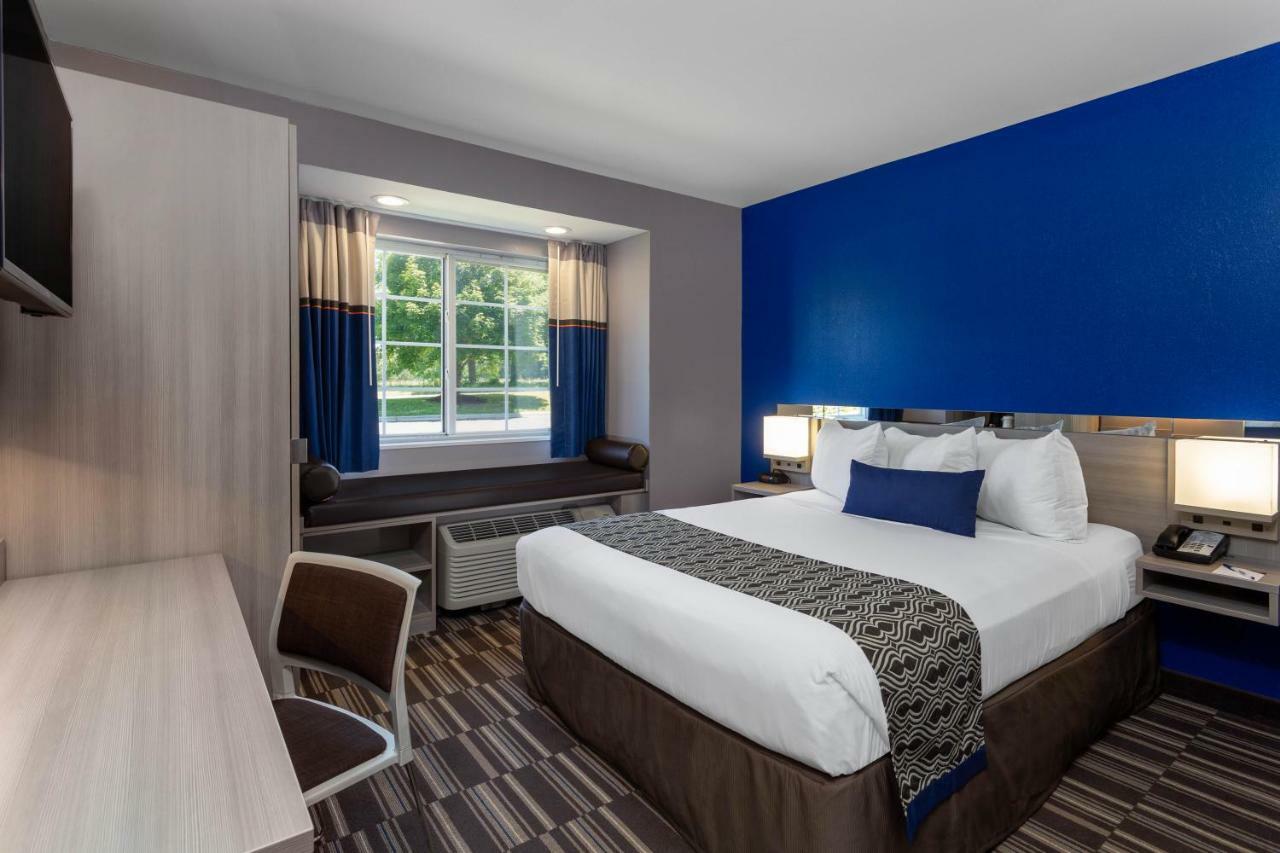 Microtel Inn & Suites By Wyndham Bethel/Danbury Bagian luar foto